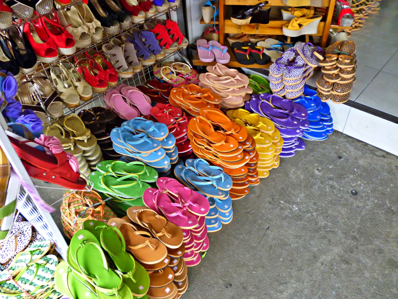 beachwalk tsinelas price