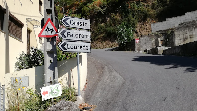 Seguir em direção a Crasto, Faldrem e Louredo