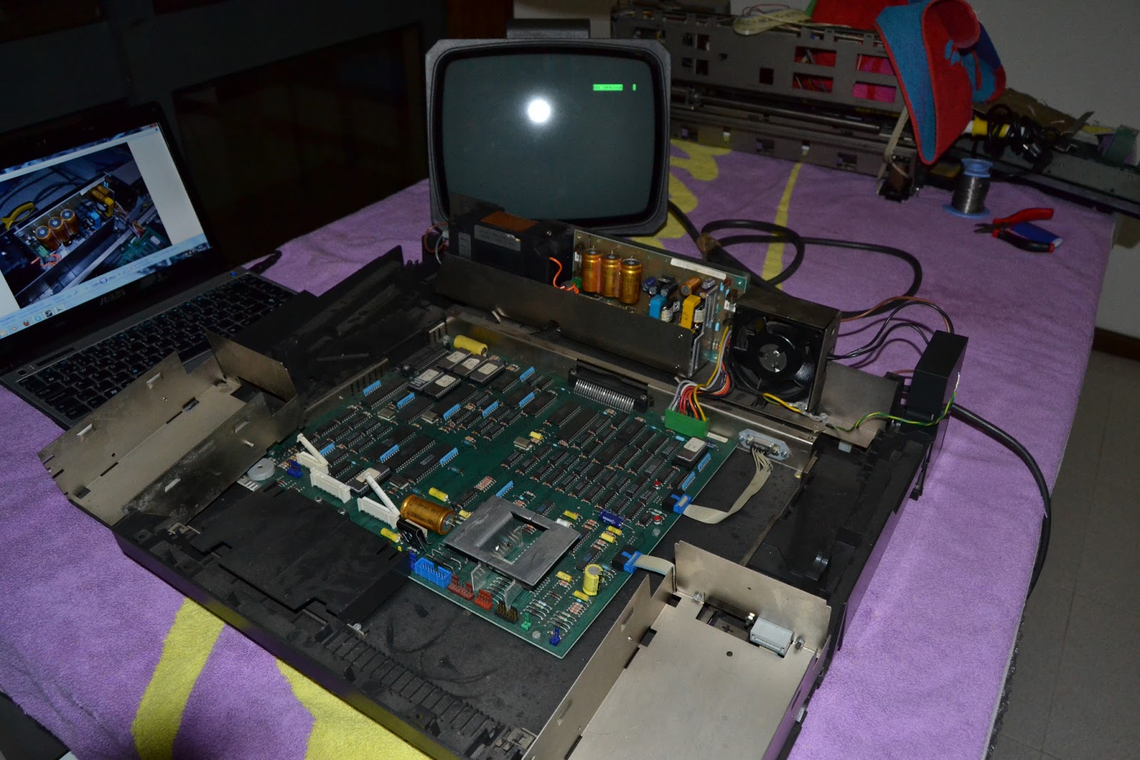 Tech Gore Galore Olivetti ETV 240 TypeWriter DEMO, DISASSEMBLY and REPAIR