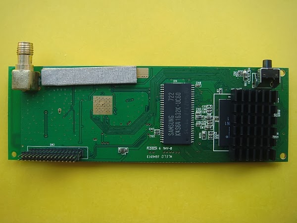 BugWorkShop - 甲蟲工作室: Asus WL-530gV2 Pocket 4-Port 無線寬頻路由器 - 拆解