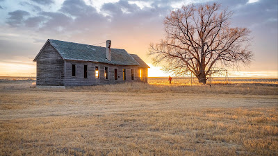 HD Wallpaper Lonely Man, House, Field, Sunset