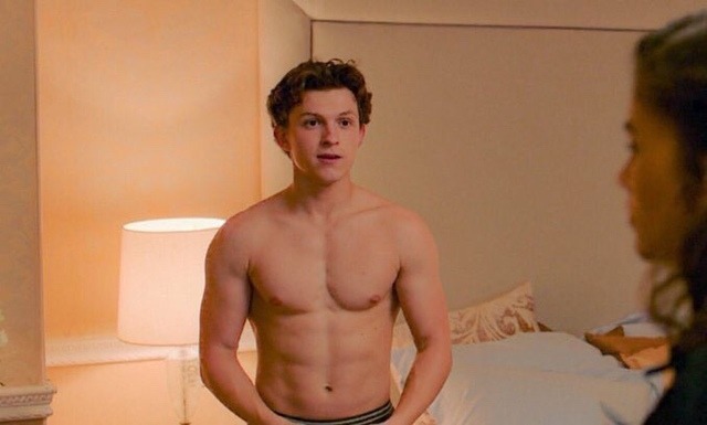 WE LOVE HOT GUYS: Tom Holland Shirtless in Spider Man