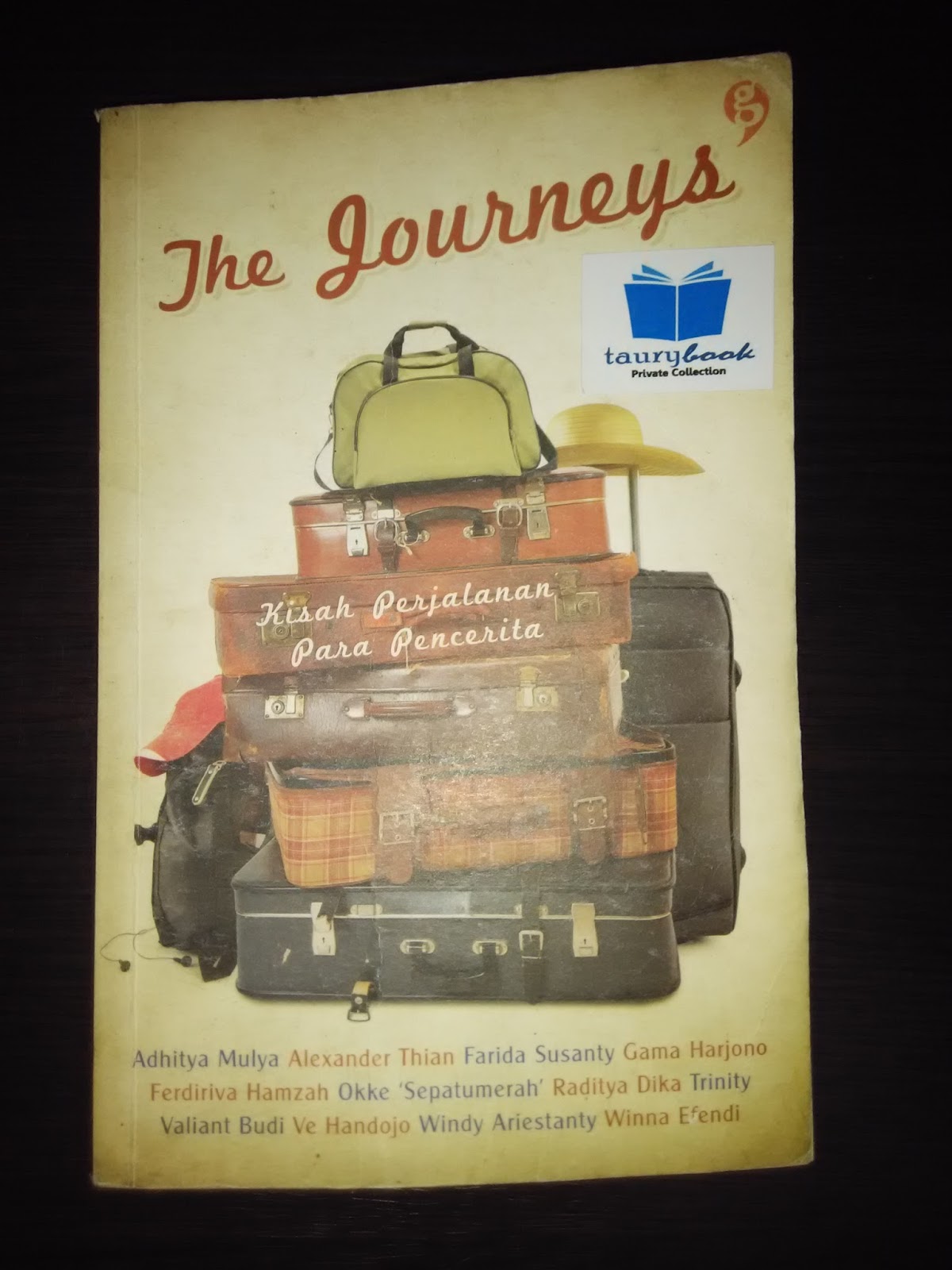 The Journeys Kisah Perjalanan Para Pencerita berisi 12 cerita dari 12 orang yang kebetulan sudah malang melintang di dunia tulis menulis baik fiksi