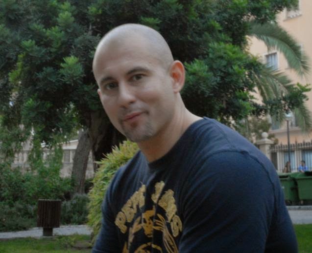 MALETA DE LIBROS CARLOS MENESES NEBOT «Fue una novela rechazada