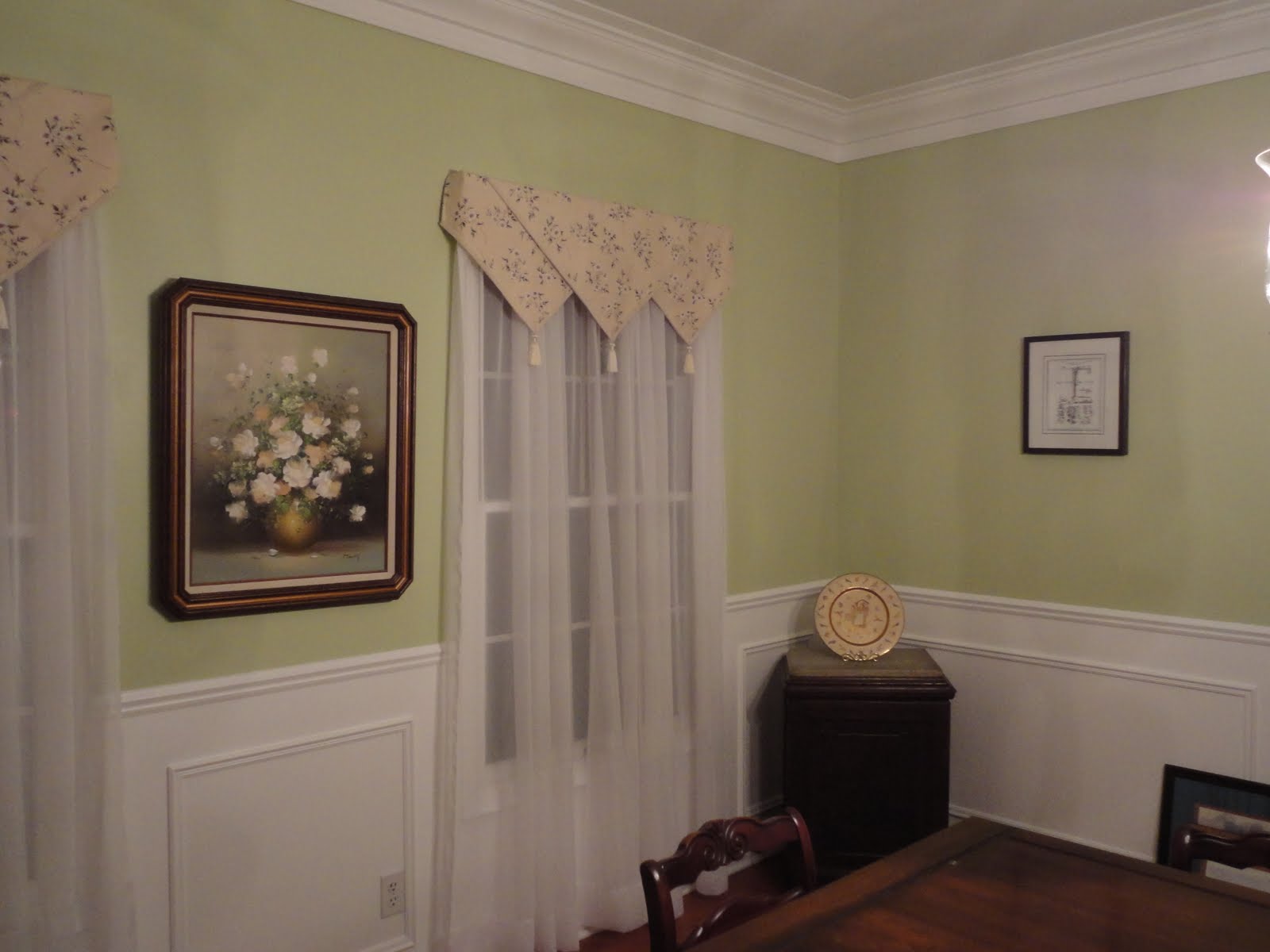 Living Rooms Half Paint Half Wallpaper Decoration News