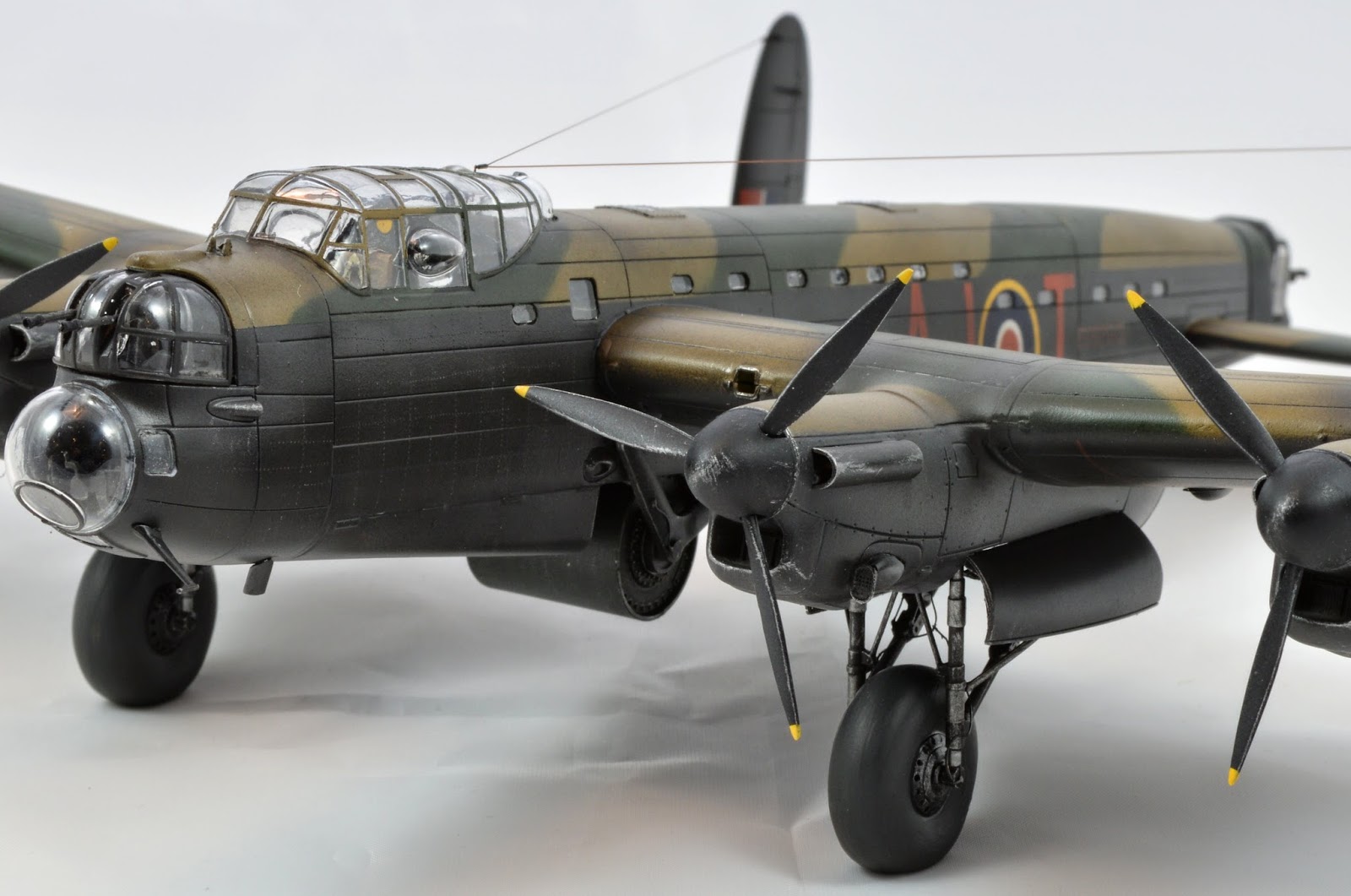 BoweModels Reveal Airfix 1/72 Avro Lancaster