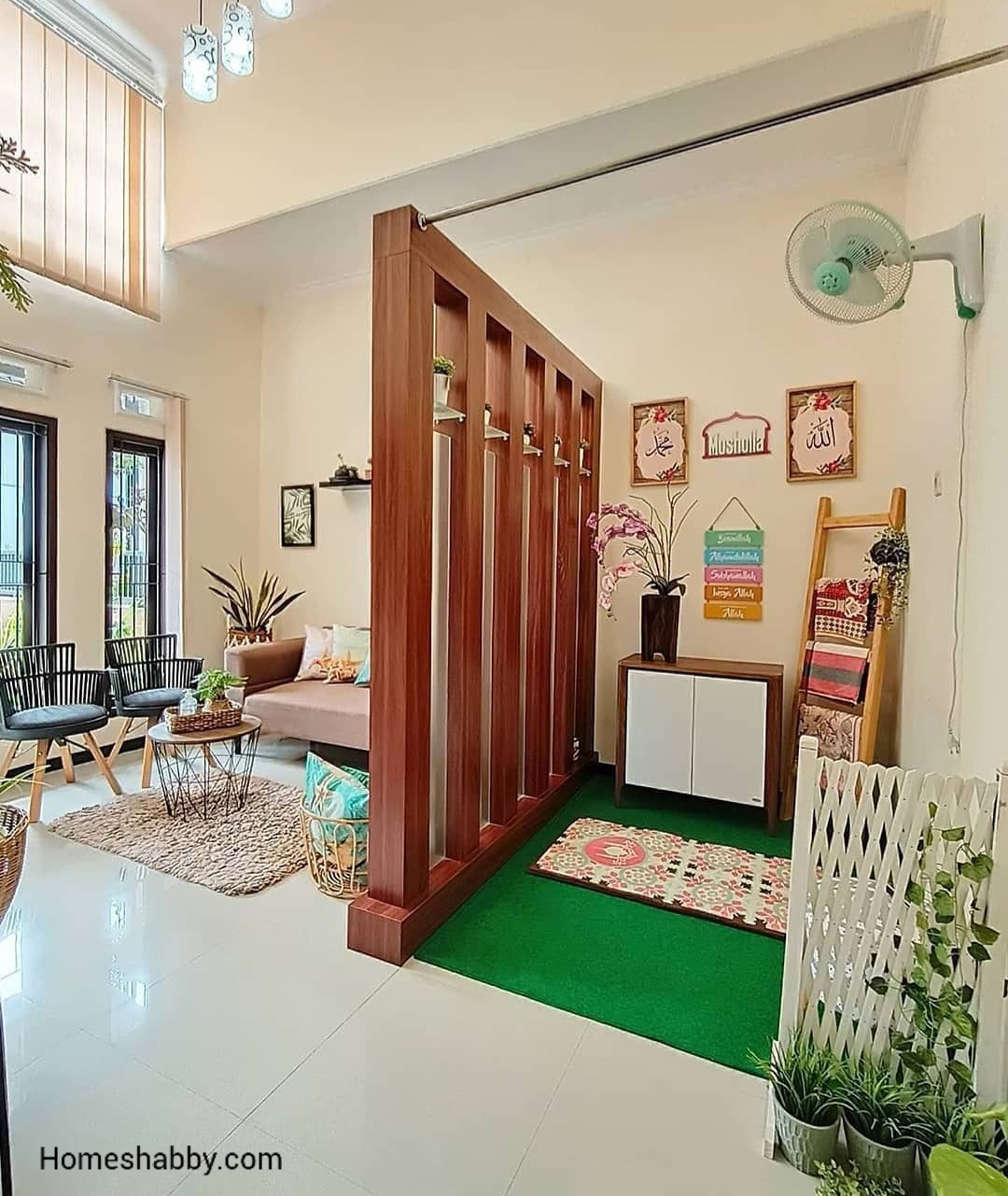 dekorasi ruang tamu pakai hpl - Victor Brown