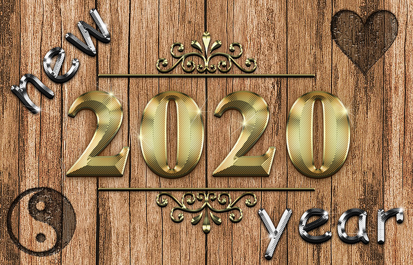 Abecadło życzeń noworocznych - napis new 2020 year na drewnianym tle