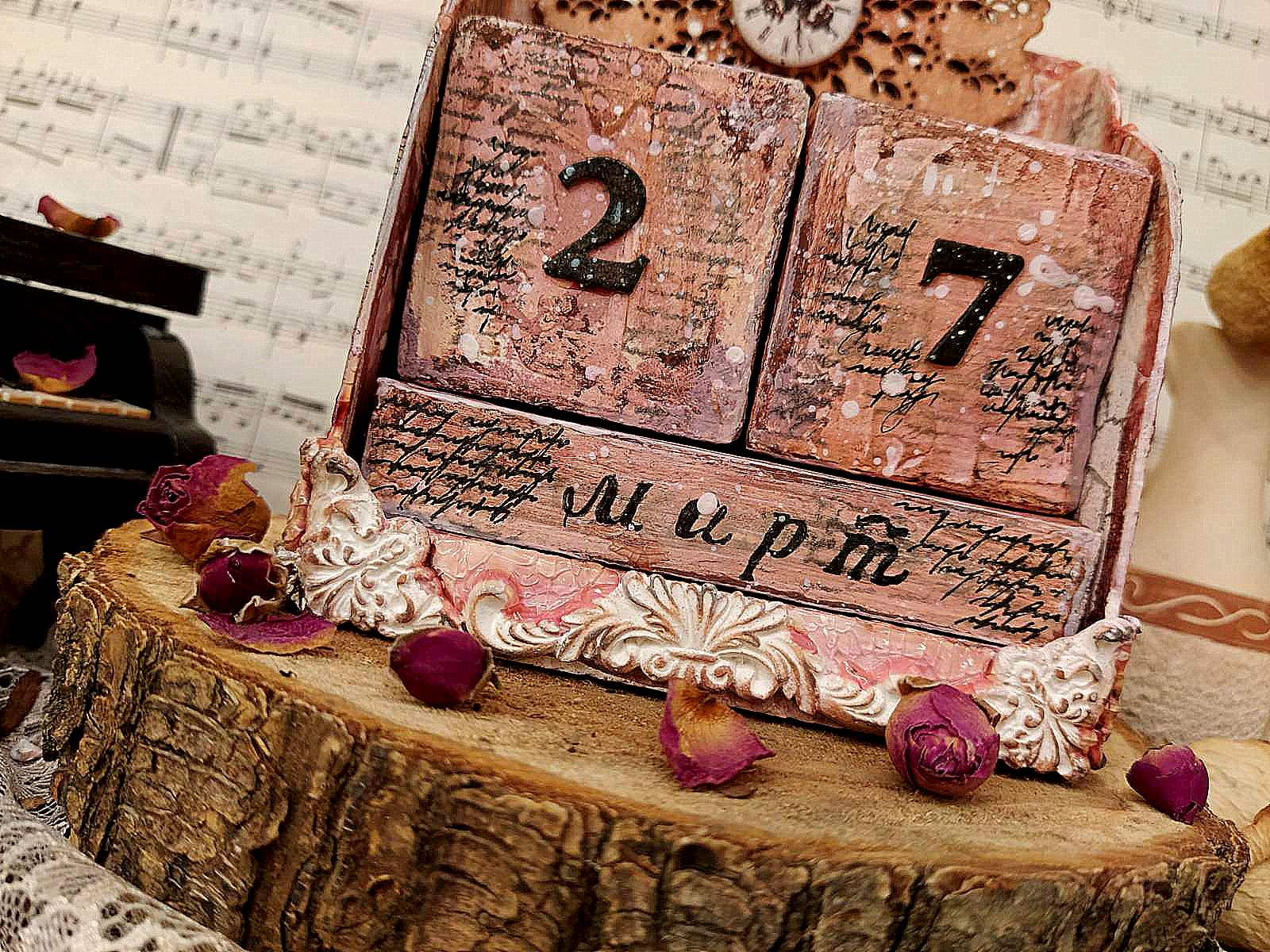 календарь 1898. куда девать старые календари. новый год 1922. календарь музея. настенный календарь 1984 года.