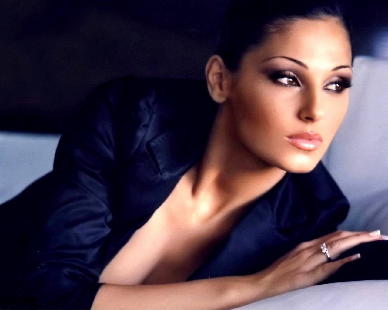 Biografia Ufficiale di Anna Tatangelo Makatweet