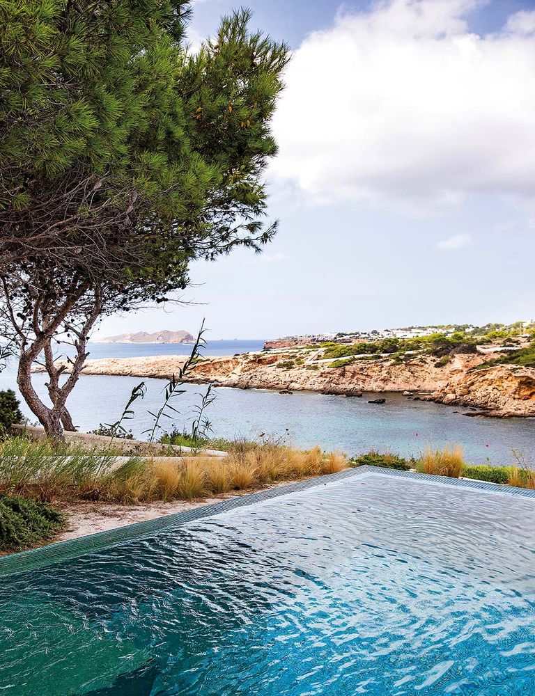 A very natural house hidden in a cove in Ibiza