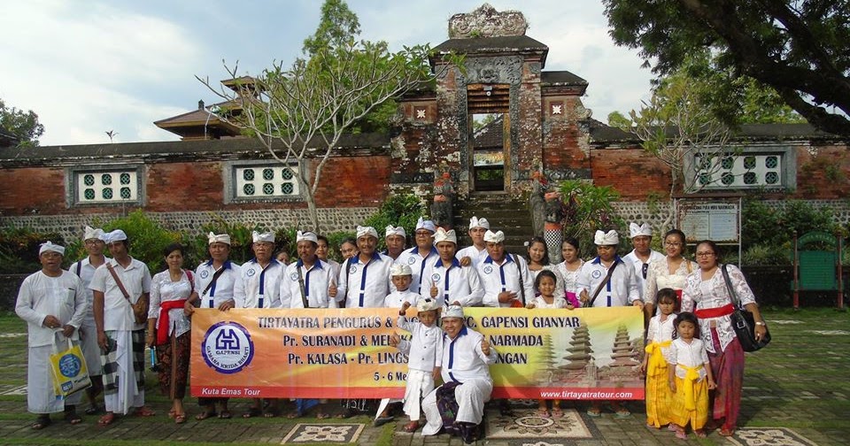 Dewi Asri Tour Organizer : Pura Narmada Lombok