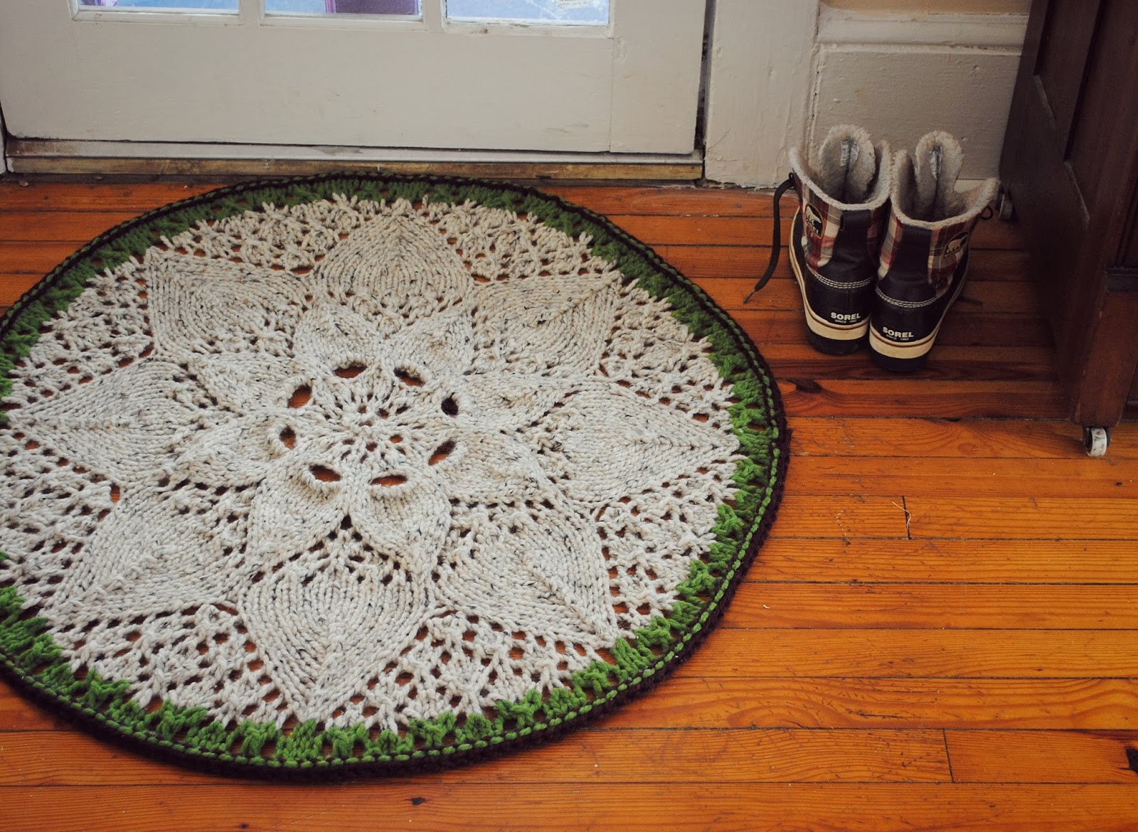 jaykayknits: Heirloom Doily Rug