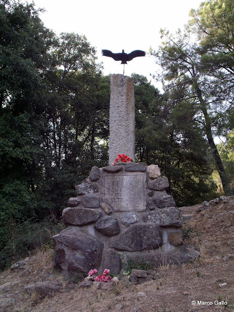 Monumento a Félix Rodríguez de la Fuente.