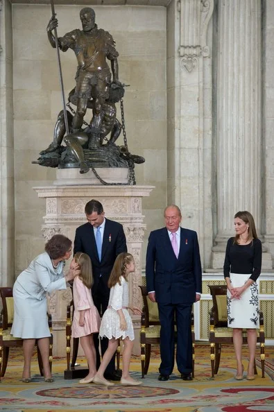 The reign of King Juan Carlos of Spain is in its final hours after he signed the bill formally abdicating in favour of his son, Prince Felipe