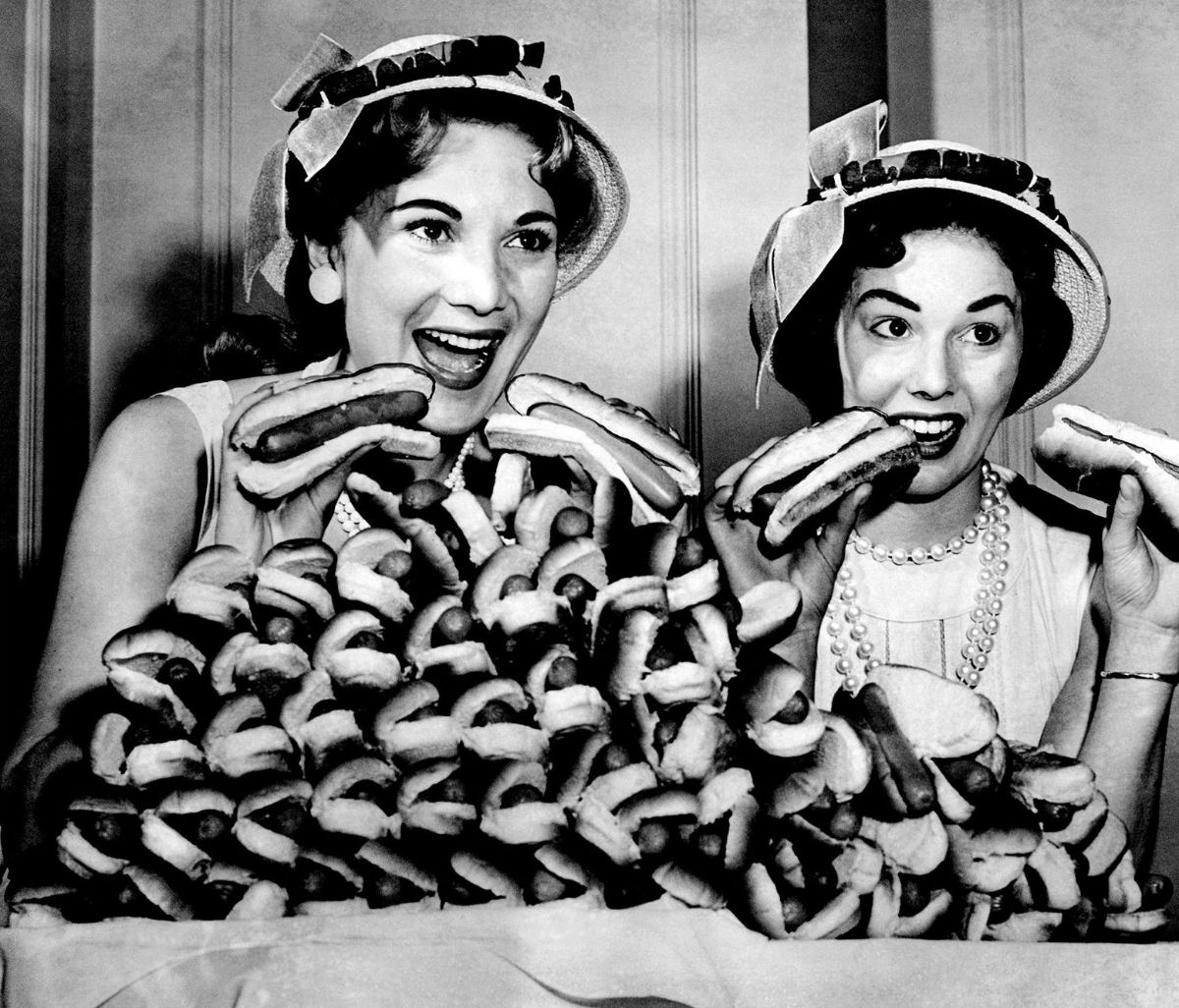 22 Amazing Vintage Photographs That Prove Eating Contests Have Been