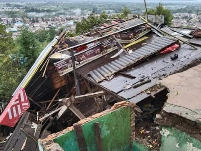 Tanah Longsor Porak-Porandakan Rumah Warga diBerastagi