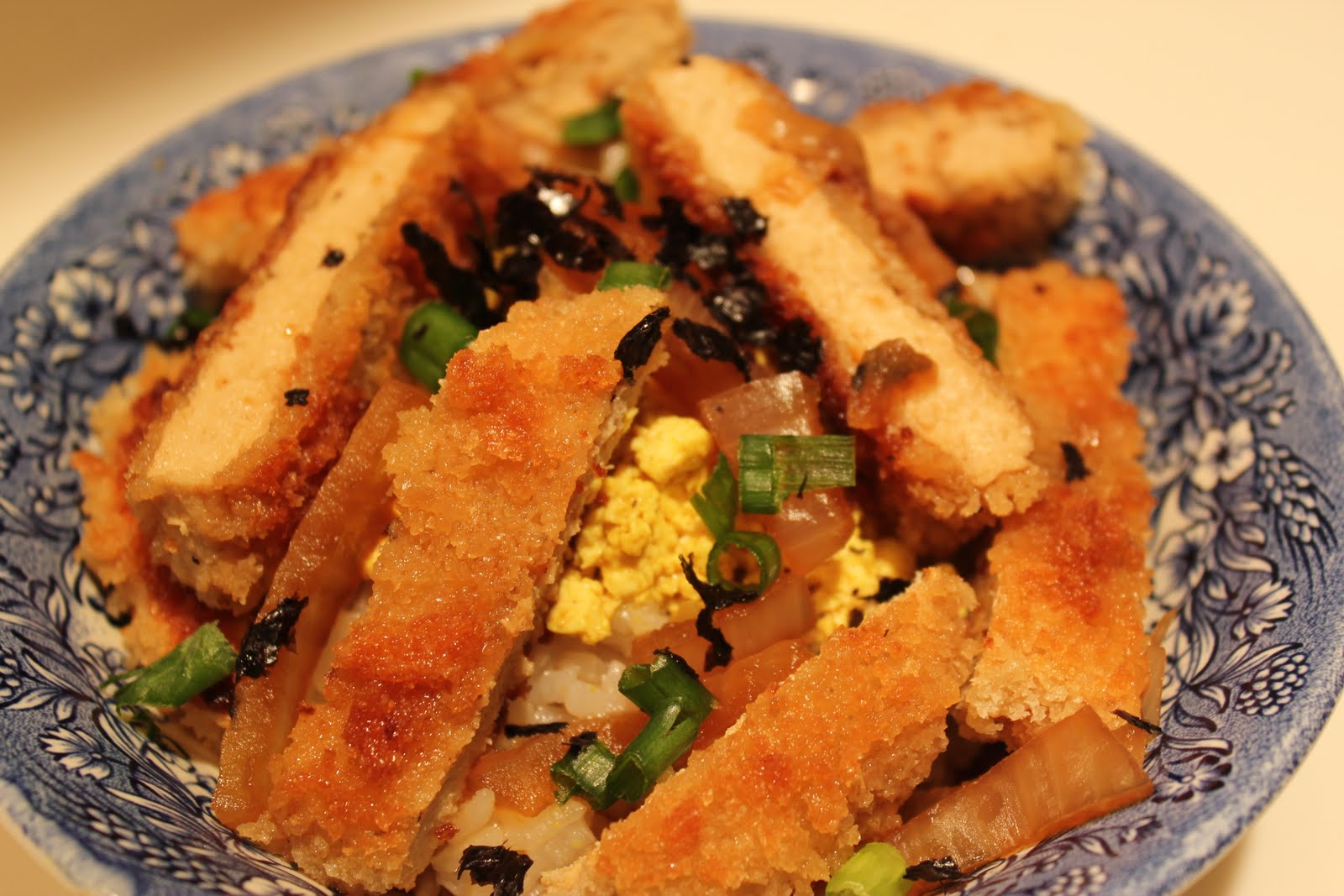Vegan Miss It's the Bee's Knees, Daddy! Chick'n Katsu & Katsudon