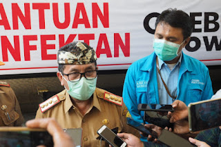 8000 Liter Disinfektan Bantuan Cirebon Power Akan Disemprotkan Diseluruh Desa Pemkab Cirebon 8000 Liter Disinfektan Bantuan Cirebon Power Akan Disemprotkan Diseluruh Desa Pemkab Cirebon