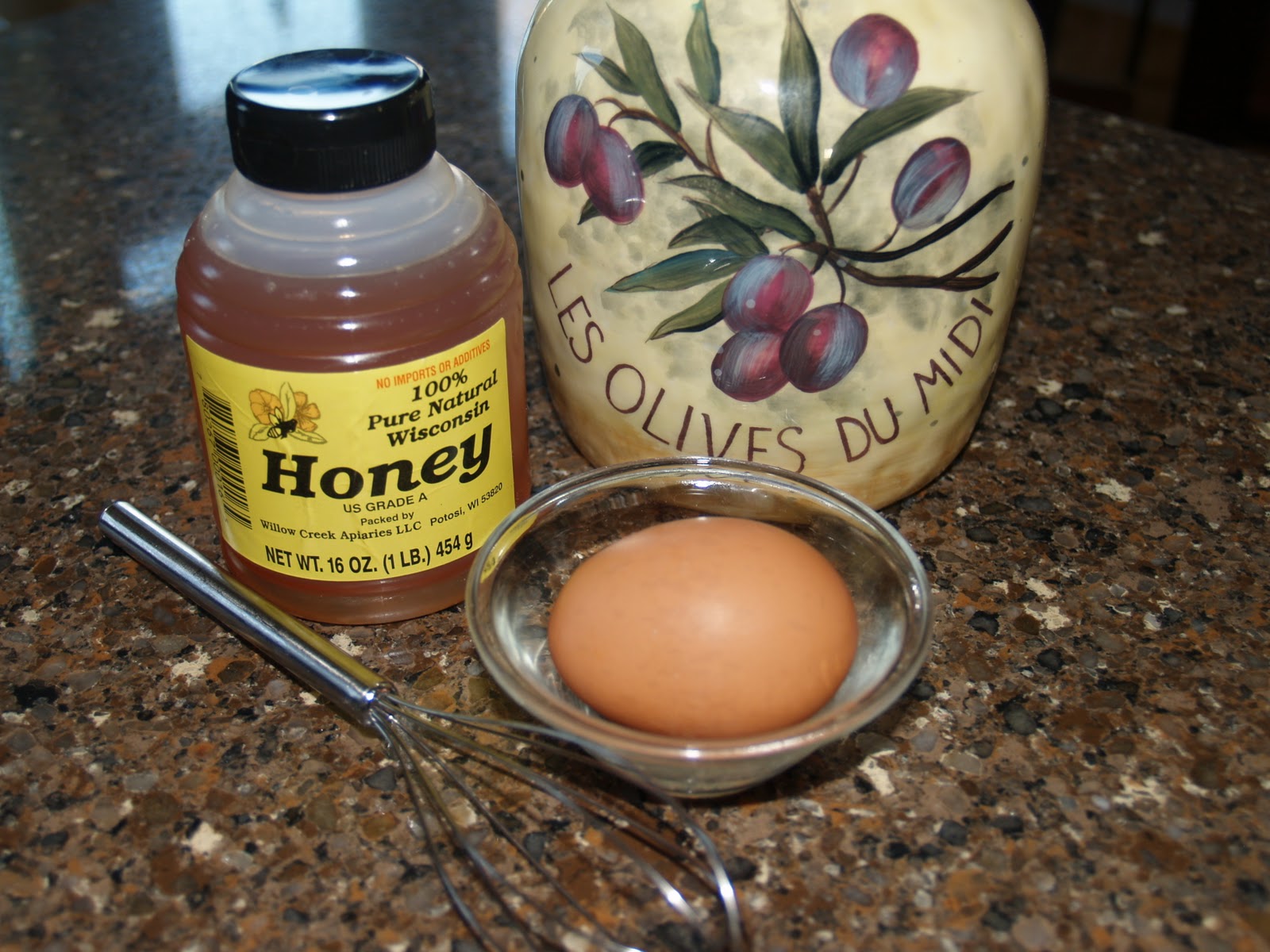 youthful eating Olive Oil, Honey & Egg Yolk Facial Mask