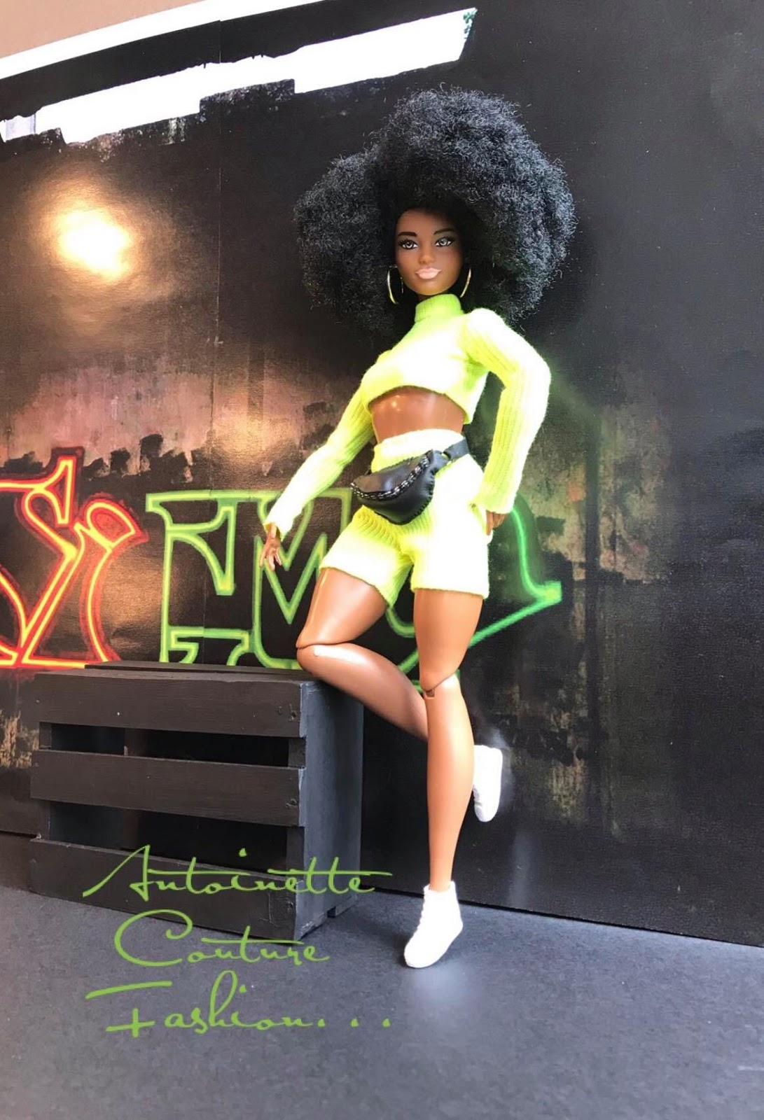 Fashion Dolls Couture Unlimited Barbie made to move Neon Lights.. 2.