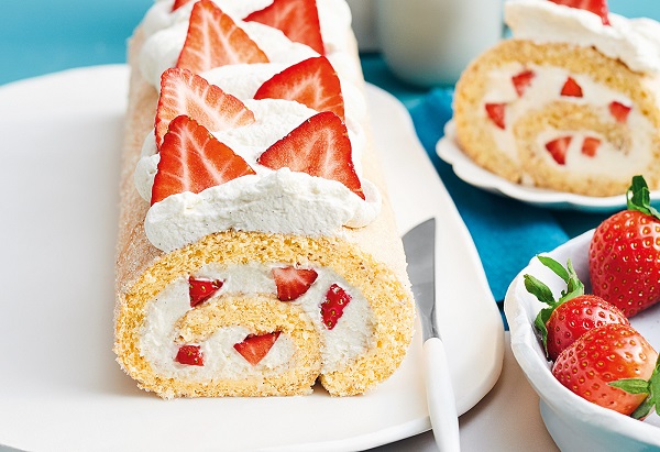 Pionono de Fresas con Crema chantilly Pionono de Fresas con Crema chantilly