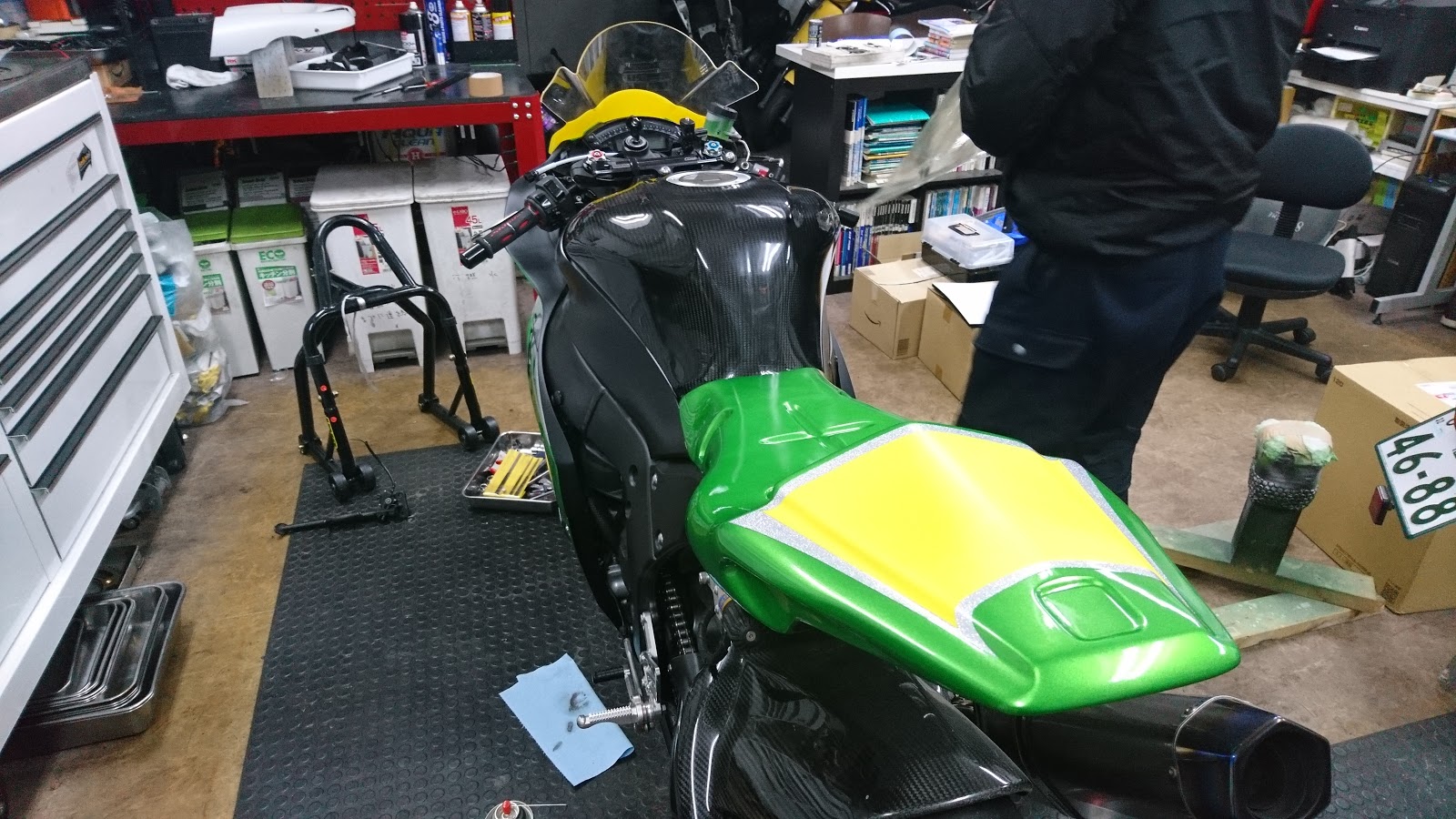 Bike Shop NIKAWAのブログ: ZX-10R(J/K型）レース用カウル塗装