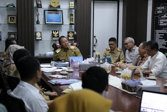 Dukung Produksi Pakan Ternak, Gubernur Arinal Apresiasi Keberhasilan Unila Ciptakan Mesin Perajang Singkong