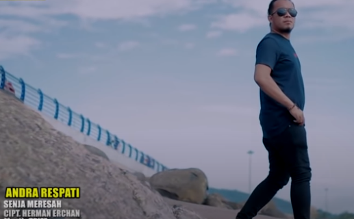 Lirik Lagu Pof Andra Respati - Senja Meresah - Cipt. Herman Erchan