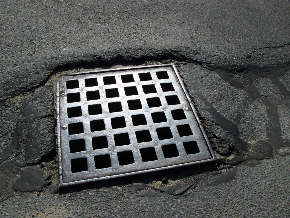 skeetmotis Shiny sewer covers