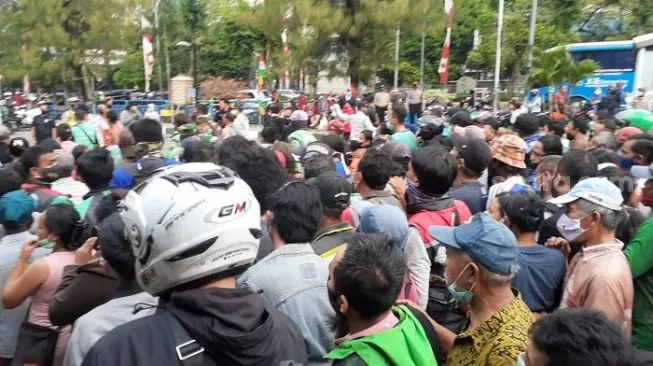 Minta Rakyatnya Patuh Prokes Malah Dirinya Ciptakan Kerumunan, Elite PKS ke Jokowi: Dasar King of Lip Service!