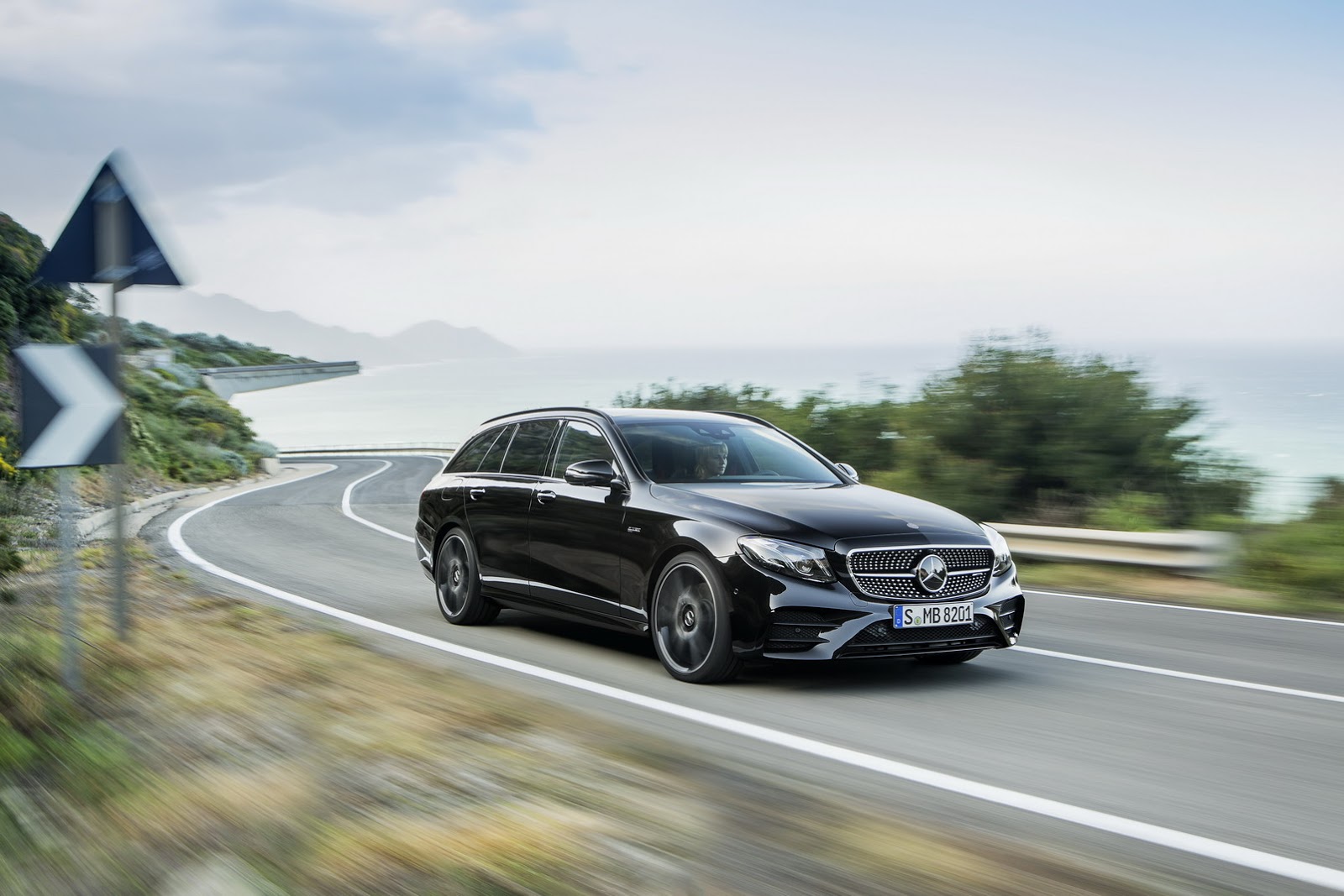 [Imagen: 2017-Mercedes-E-Class-Estate-12.jpg]