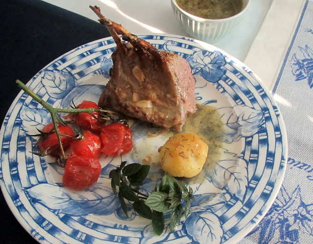  Carré de Cordero al horno con Salsa de Menta 