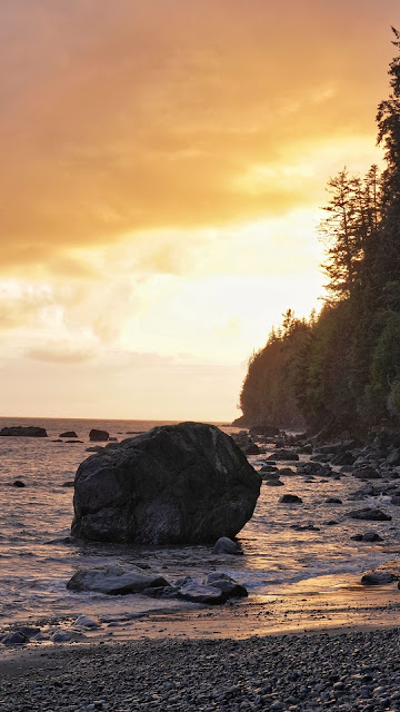 Coast Sunset Big Rock Sea Gloden Sky Coast Sunset Big Rock Sea Gloden Sky