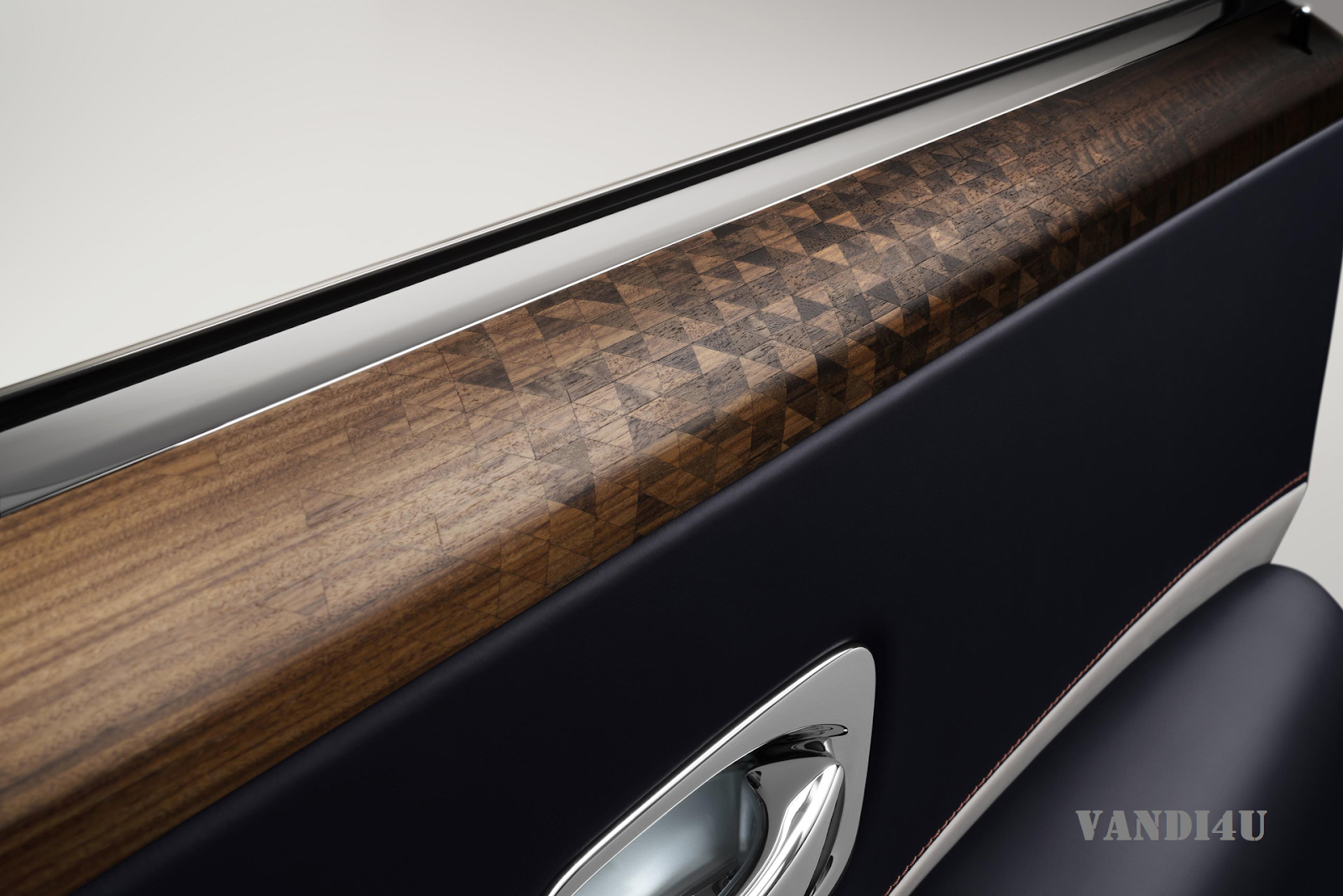 Rolls Royce Bids Farewell To Ghost With Zenith Collection | VANDI4U Rolls Royce Bids Farewell To Ghost With Zenith Collection | VANDI4U