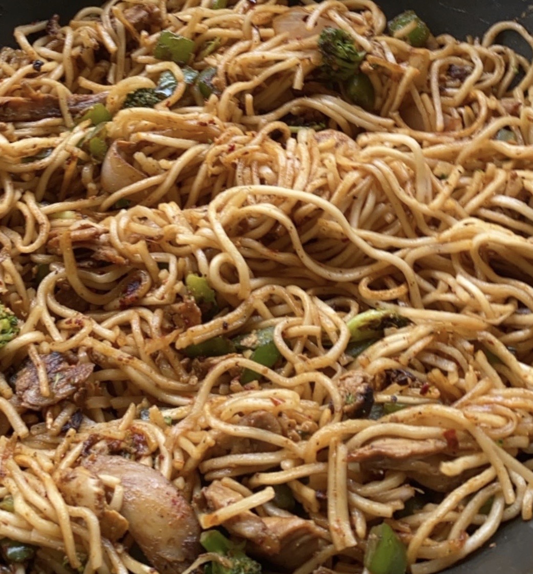 Chicken Noodles Recipe/ Chicken Hakka Noodles/ Street Style Chicken Noodles  