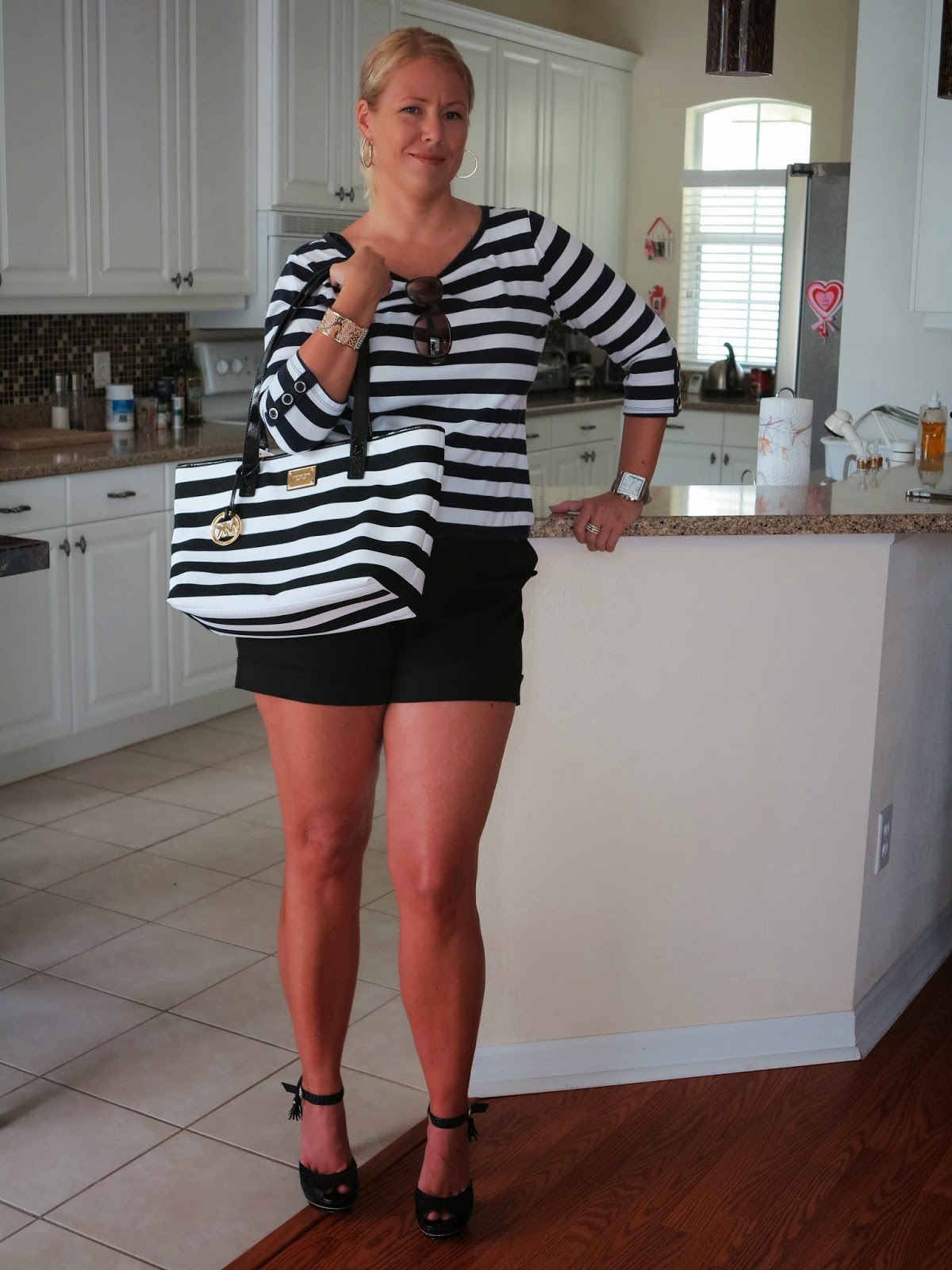 FASHION OVER 40 HOW TO WEAR BLACK SHORTS IN SUMMER!