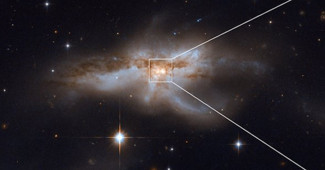 Spazio: Telescopio Hubble cattura la collisione di buchi negri.