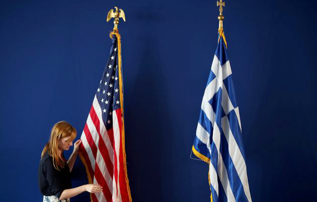 Βγαίνω με έναν Βρετανό στην Αμερική.