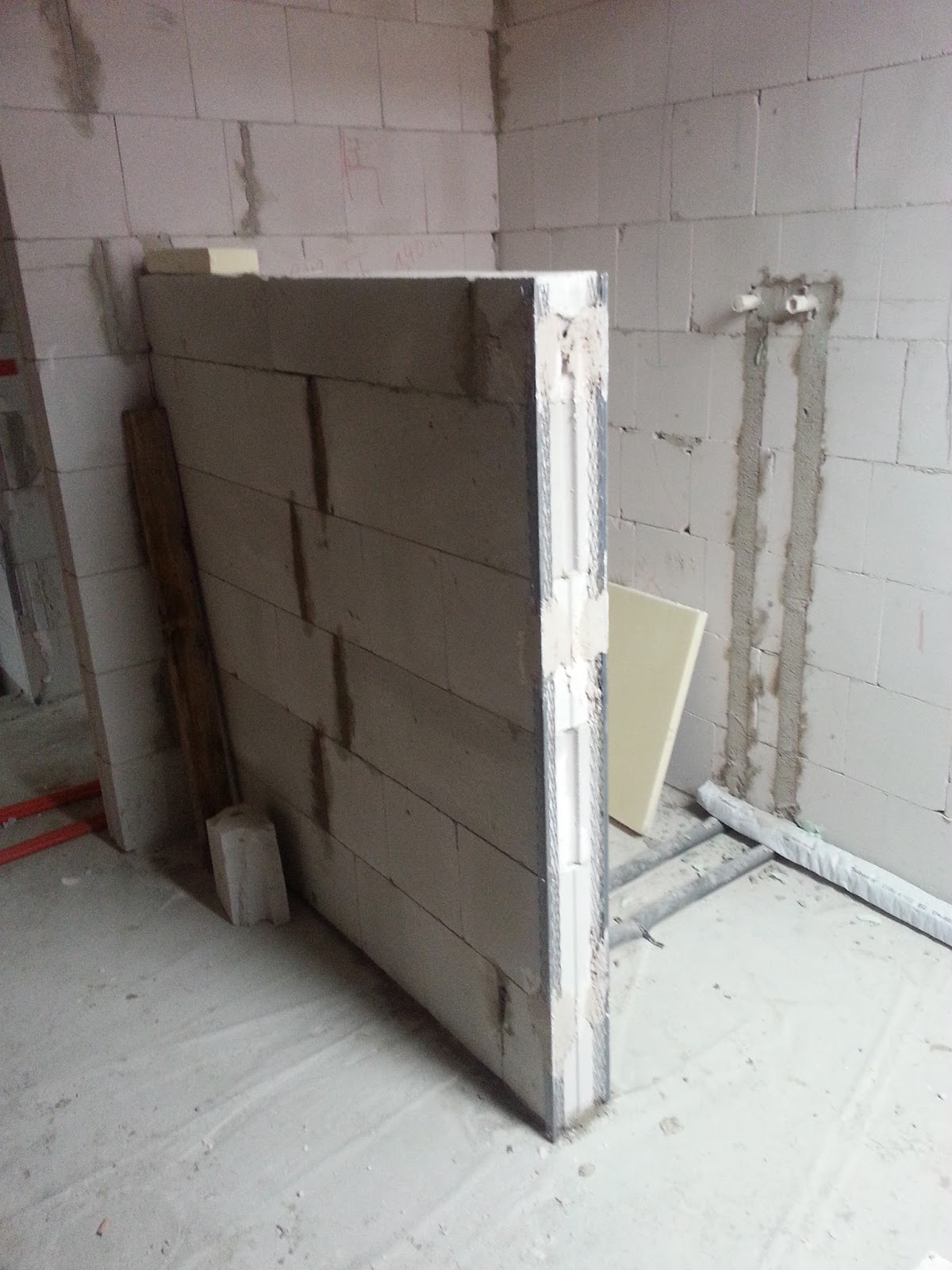 Ralf & Natalie's Baublog: Garage fertig verblendet & Vorarbeiten für