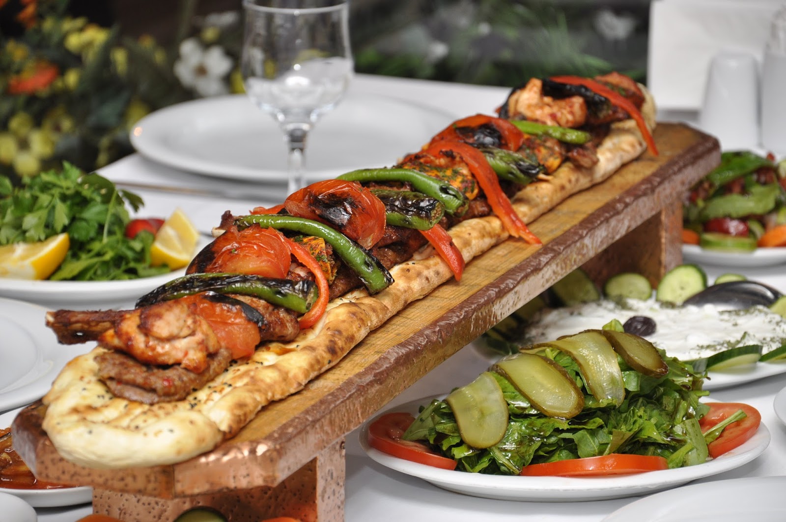 Chef's Dergisi Blog Metrelik Adana Kebabın mucidi Hasan Kolcuoğlu