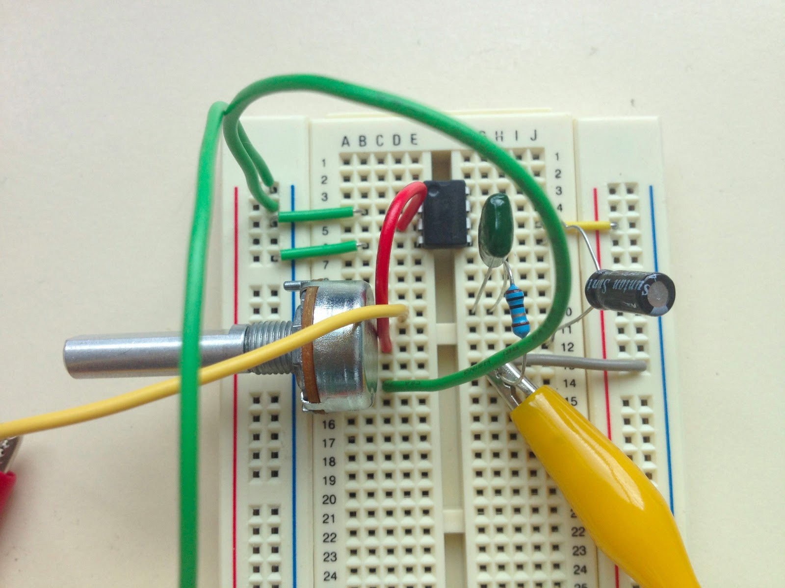 littlescale Breadboard Basics 2 From Schematic to Breadboard Audio Amp