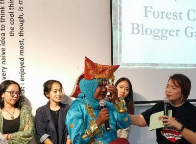 perempuan-dan-hutan perempuan-pejuang-jaga-hutan