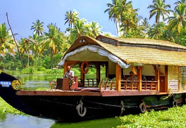 News, House-boat, Kerala, Resort, Service, Industry, Corporate, Kuttanad, Rent, Small house boat industry collapsed
