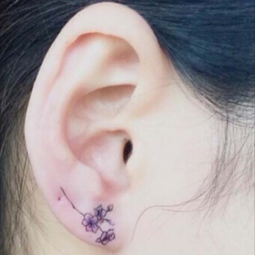 kulak memesi çiçek dövmesi earlobe flower tattoo kulak memesi çiçek dövmesi earlobe flower tattoo