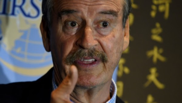 “500 millones de pesos tirados a la basura, una verdadera JALADA”, Vicente Fox HUMILLA A AMLO “500 millones de pesos tirados a la basura, una verdadera JALADA”, Vicente Fox HUMILLA A AMLO