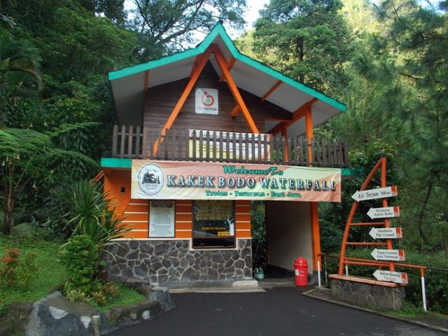 Harga Tiket Masuk Wisata Air Terjun Kakek Bodo di Pasuruan Harga Tiket Masuk Wisata Air Terjun Kakek Bodo di Pasuruan