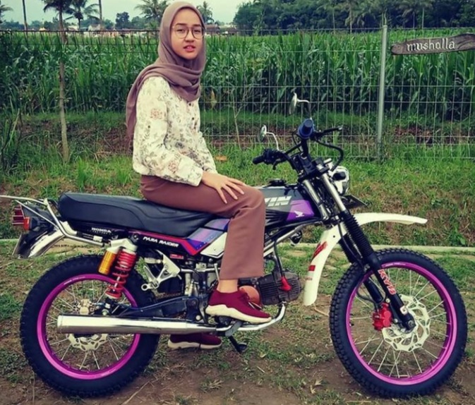 Honda win 100 Custom