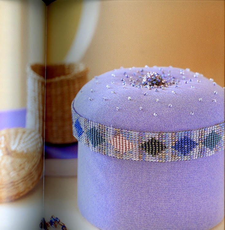 N e e d l e p r i n t SOLD 6 As New Beading Books * £15 €33 70