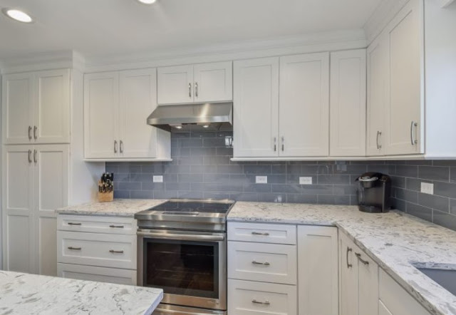 kitchen backsplash with white cabinets pictures